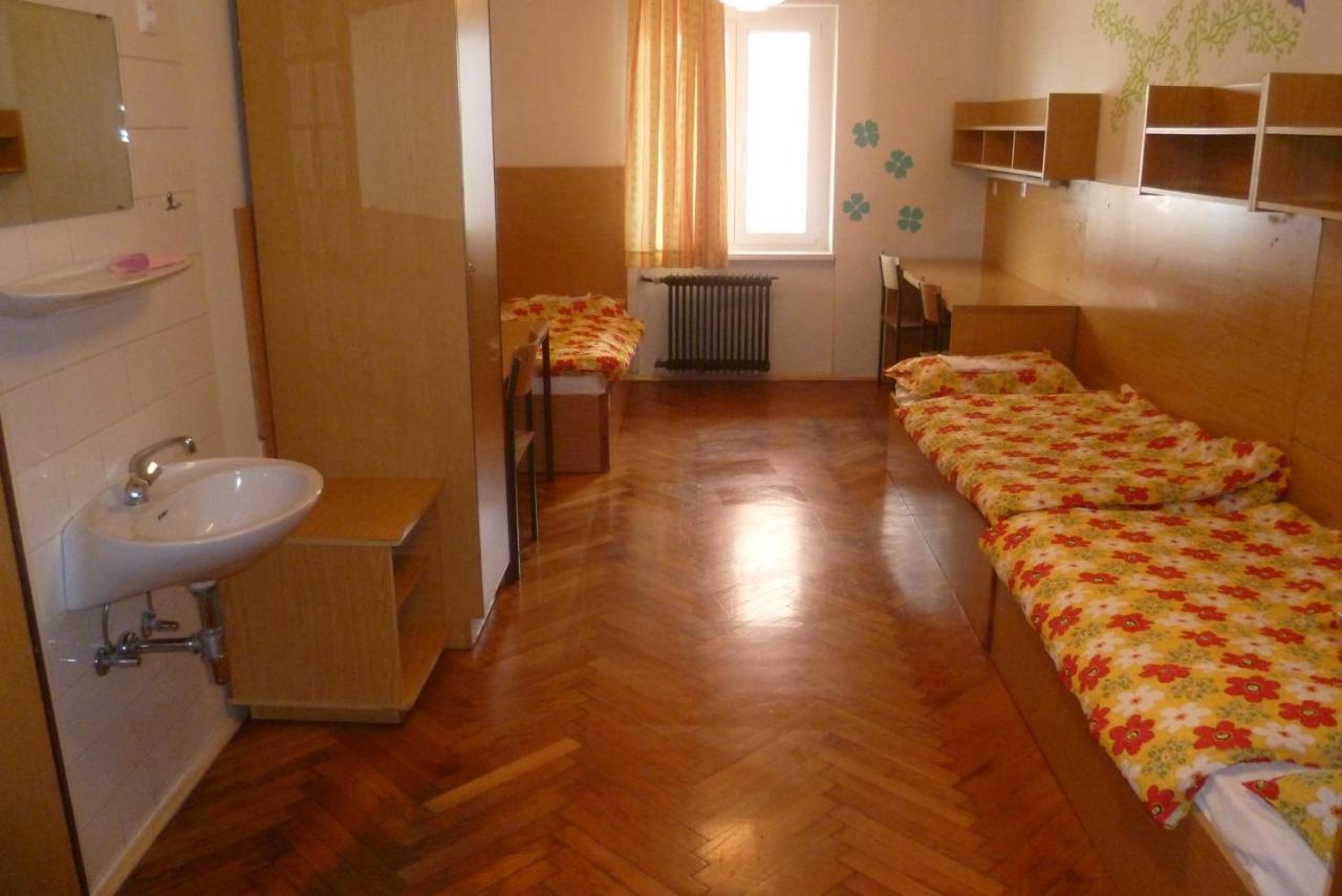 Hostel Tabor Ljubljana Szoba fotó